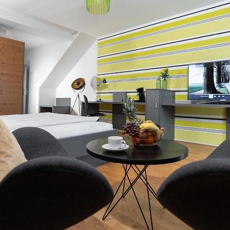 Campuszwei - Hotel & Boardinghouse Людвигсбург Экстерьер фото